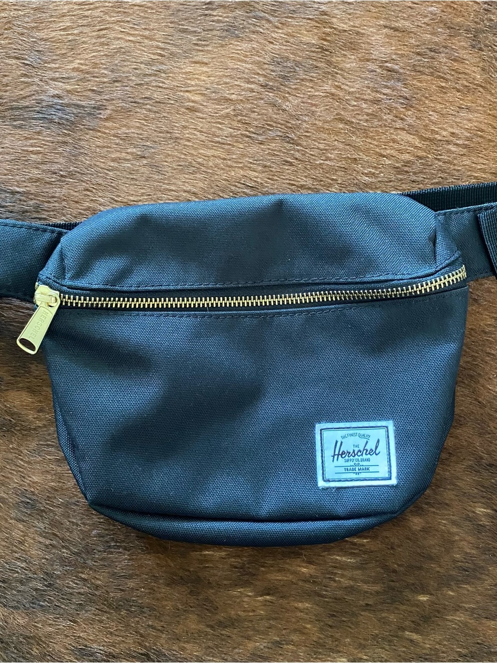NWOT Herschel Supply Co. Fanny Pack
